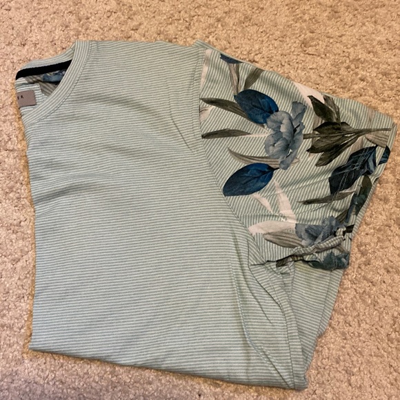 Ted Baker Other - Mens Ted Baker T-shirt. Ted Size 3. US M. Like new.